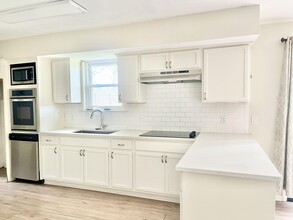 555 Burgin Ave in Baton Rouge, LA - Building Photo - Building Photo