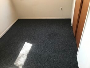 1140 S Elizabeth St, Unit 2 in Columbia, MO - Foto de edificio - Building Photo