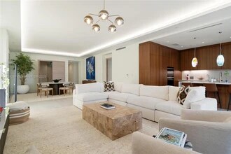 515 Valencia Ave, Unit #203 in Coral Gables, FL - Foto de edificio - Building Photo