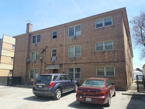 South Shore 12 Unit Multifamily in Chicago, IL - Building Photo - Building Photo