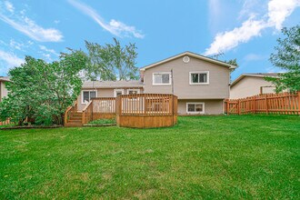 12 W Beech Dr in Schaumburg, IL - Building Photo - Building Photo