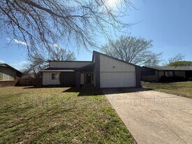 801 W Vicksburg St in Broken Arrow, OK - Building Photo