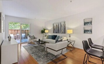 6400 Christie Ave, Unit 4109 in Emeryville, CA - Building Photo - Building Photo