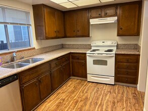 1118 S Oakhurst Dr, Unit #1 in Los Angeles, CA - Building Photo - Building Photo