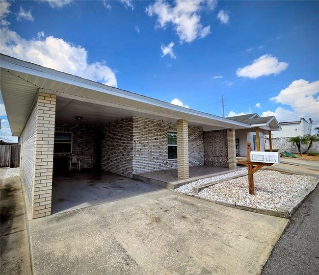 3353 Dexter Dell SE in Winter Haven, FL - Foto de edificio - Building Photo