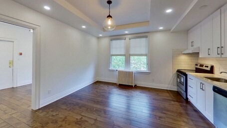 135 Earl Pl in Toronto, ON - Building Photo