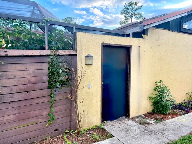 1275 Periwinkle Pl in Wellington, FL - Building Photo - Building Photo