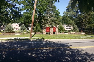 Maple Garden Apartments in Smithtown, NY - Building Photo - Building Photo