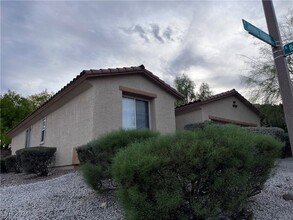 10501 Jeremy Ridge Ave in Las Vegas, NV - Building Photo - Building Photo