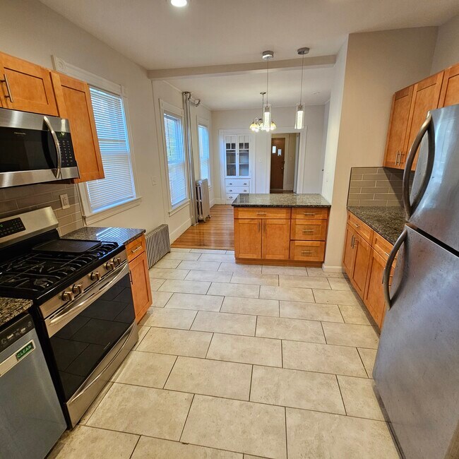 384 Washington St, Unit 1 in Cambridge, MA - Building Photo - Building Photo