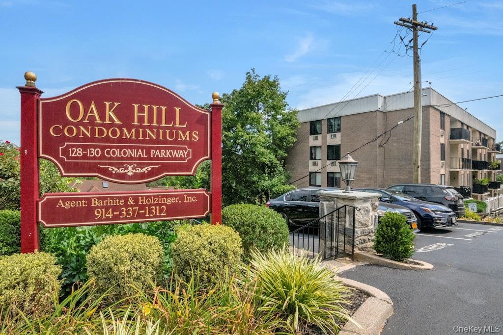 128 Colonial Pkwy in Yonkers, NY - Building Photo