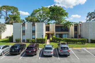 Woodhaven in Boca Raton, FL - Building Photo - Building Photo