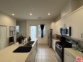 905 E Mason Ln in Anaheim, CA - Building Photo - Building Photo