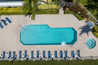 Le Maisonneuve Condominium in Sunny Isles Beach, FL - Foto de edificio - Building Photo