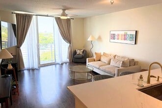 1551 N Flagler Dr, Unit 808 in West Palm Beach, FL - Building Photo - Building Photo