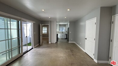 1820 1/2 S Wooster St in Los Angeles, CA - Building Photo - Building Photo