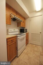 2604 S Arlington Mill Dr in Arlington, VA - Building Photo - Building Photo