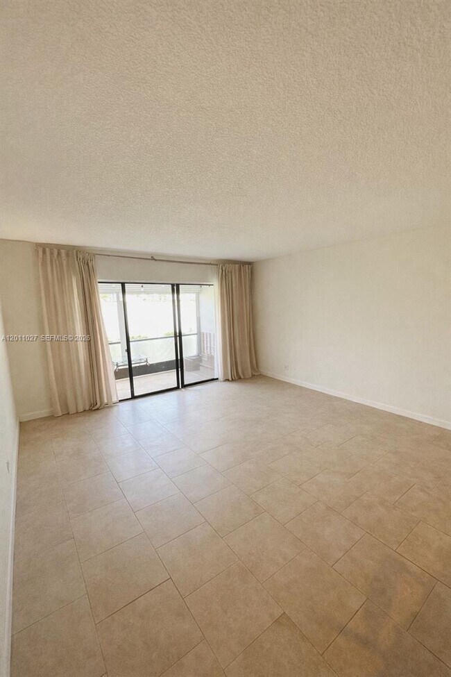 1110 Green Pine Blvd in West Palm Beach, FL - Building Photo - Building Photo