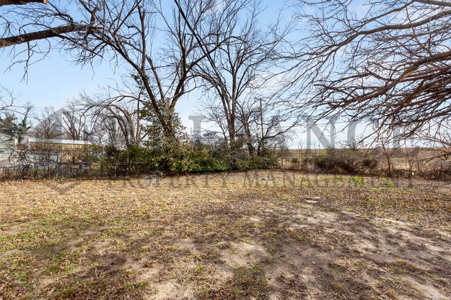 421 Grover Ave in Wichita, KS - Building Photo - Building Photo