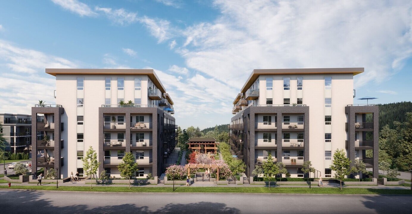 645 Como Lake Ave in Coquitlam, BC - Building Photo