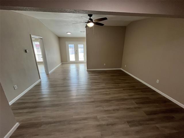 9726 Glengreen Dr in Dallas, TX - Foto de edificio - Building Photo