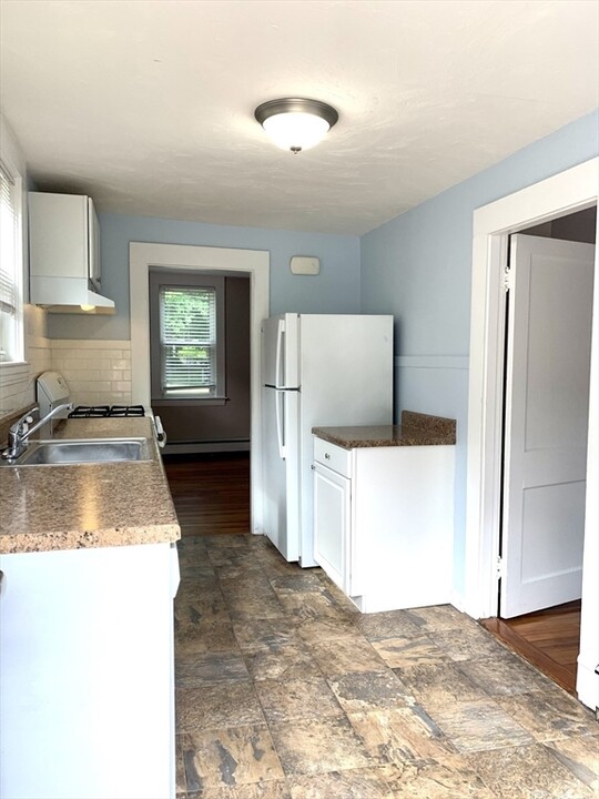 94 Spruce St in Milford, MA - Foto de edificio