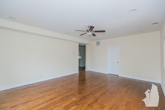 1819 W Leland Ave, Unit 1821-1 in Chicago, IL - Foto de edificio - Building Photo