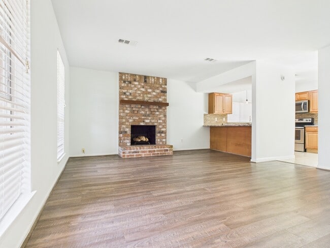 2103 Mustang Springs Dr in Missouri City, TX - Building Photo - Building Photo