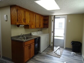 67 Washington St, Unit #3 in Weymouth, MA - Building Photo - Building Photo
