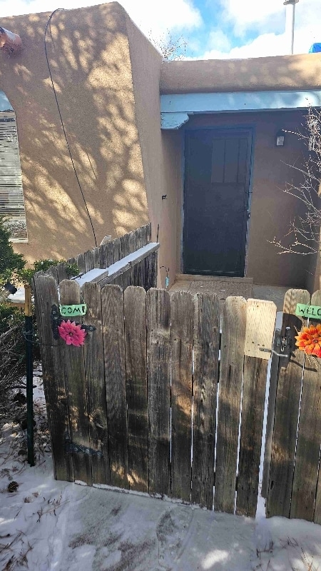 2318 Calle Pacifico in Santa Fe, NM - Foto de edificio - Building Photo