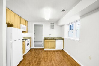 5200 Redondo Ave in Oakland, CA - Foto de edificio - Building Photo