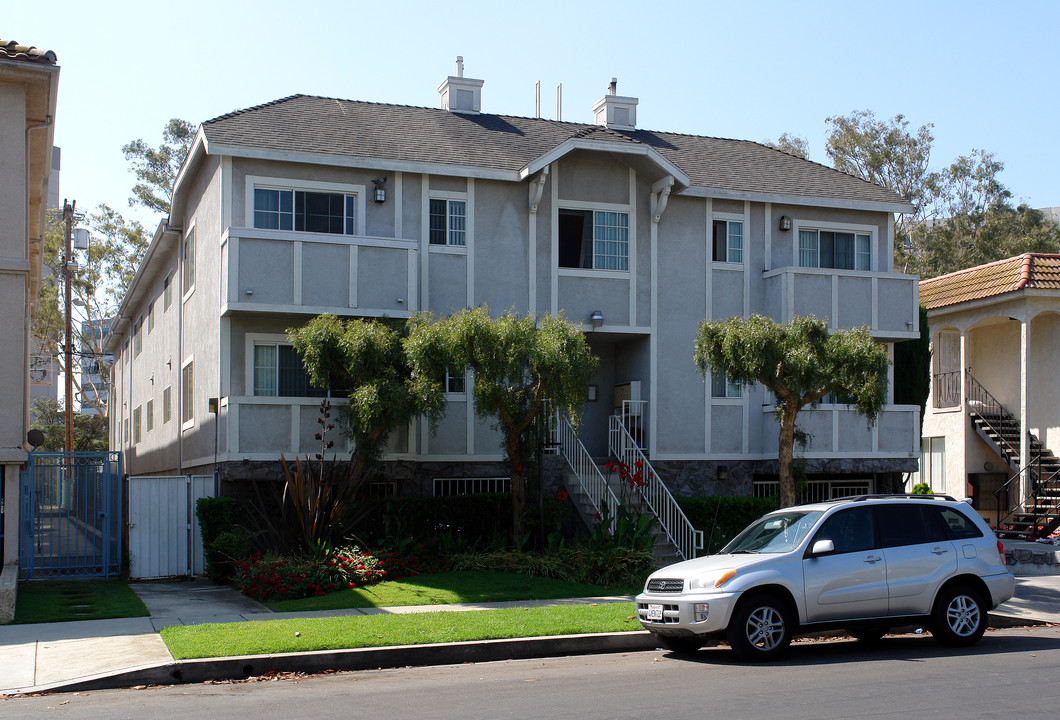 9818 Glasgow Pl in Los Angeles, CA - Building Photo