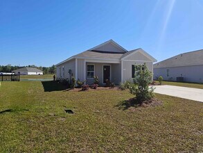 154 Cambridge Dr in Tabor City, NC - Building Photo - Building Photo