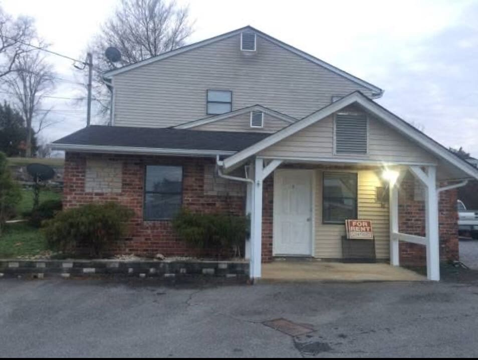 922 Burden Hill Rd, Unit #3 in Sevierville, TN - Building Photo