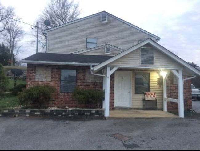 922 Burden Hill Rd, Unit #3