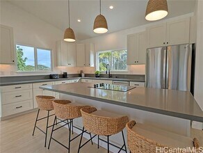 826 Wanaao Rd in Kailua, HI - Building Photo - Building Photo