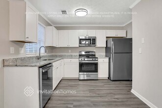 417 Maid Marion Ln in Stone Mountain, GA - Building Photo - Building Photo