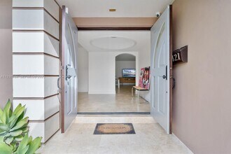 7421 SW 145th Terrace in Palmetto Bay, FL - Building Photo - Building Photo