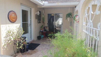 5223 Villa Majorca Ct in Sarasota, FL - Building Photo - Building Photo