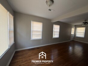 1329 S Perkins Rd in Memphis, TN - Building Photo - Building Photo