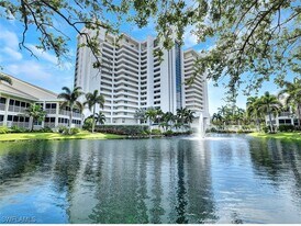 6361 Pelican Bay Blvd in Naples, FL - Building Photo