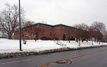 Huntington Park Apartments in Rochester, NY - Foto de edificio - Building Photo