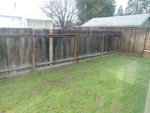 113 1/2 C St in Phoenix, OR - Building Photo - Building Photo