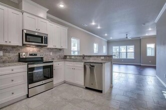 1584 N Leverett Ave-Unit -1584 N. Leverett Avenue in Fayetteville, AR - Building Photo - Building Photo