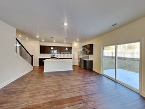 118 Marin Dr in Hendersonville, TN - Foto de edificio - Building Photo