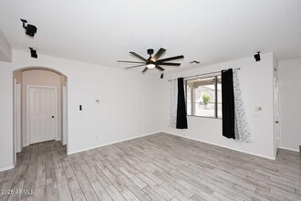 18443 W Paseo Way in Goodyear, AZ - Building Photo - Building Photo