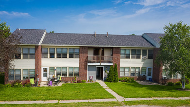 Parkstead City Center in Watertown, NY - Foto de edificio - Building Photo