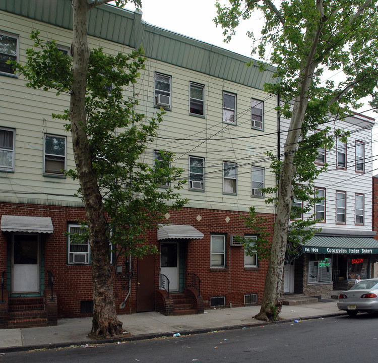 194 Jefferson St in Newark, NJ - Foto de edificio