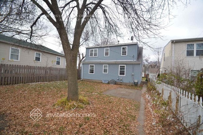 5753 27th Ave S in Minneapolis, MN - Foto de edificio - Building Photo