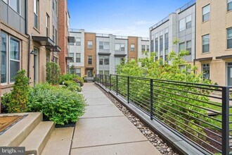 5120 Longstone Way in North Bethesda, MD - Building Photo - Building Photo